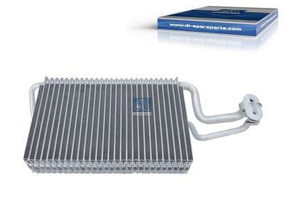 Evaporador, aire acondicionado DT Spare Parts 3.82221