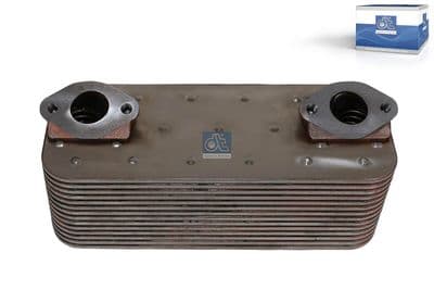 Radiador de aceite, aceite de motor DT Spare Parts 4.75501