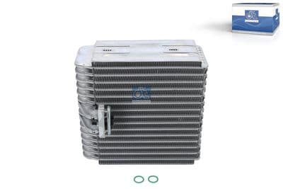 Condensador, aire acondicionado DT Spare Parts 7.74025