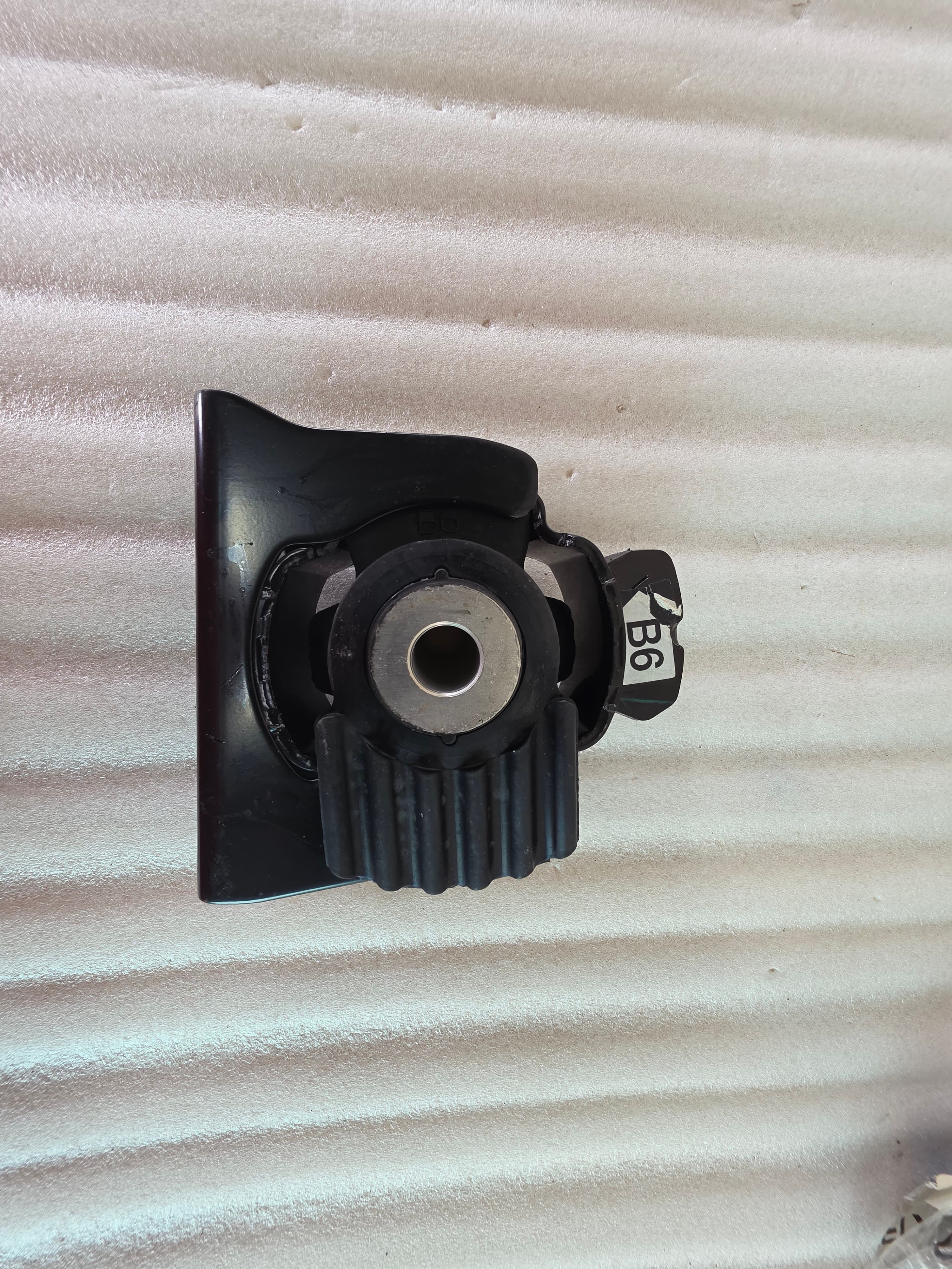 SOPORTE MOTOR DELANTERO TOYOTA RAV4