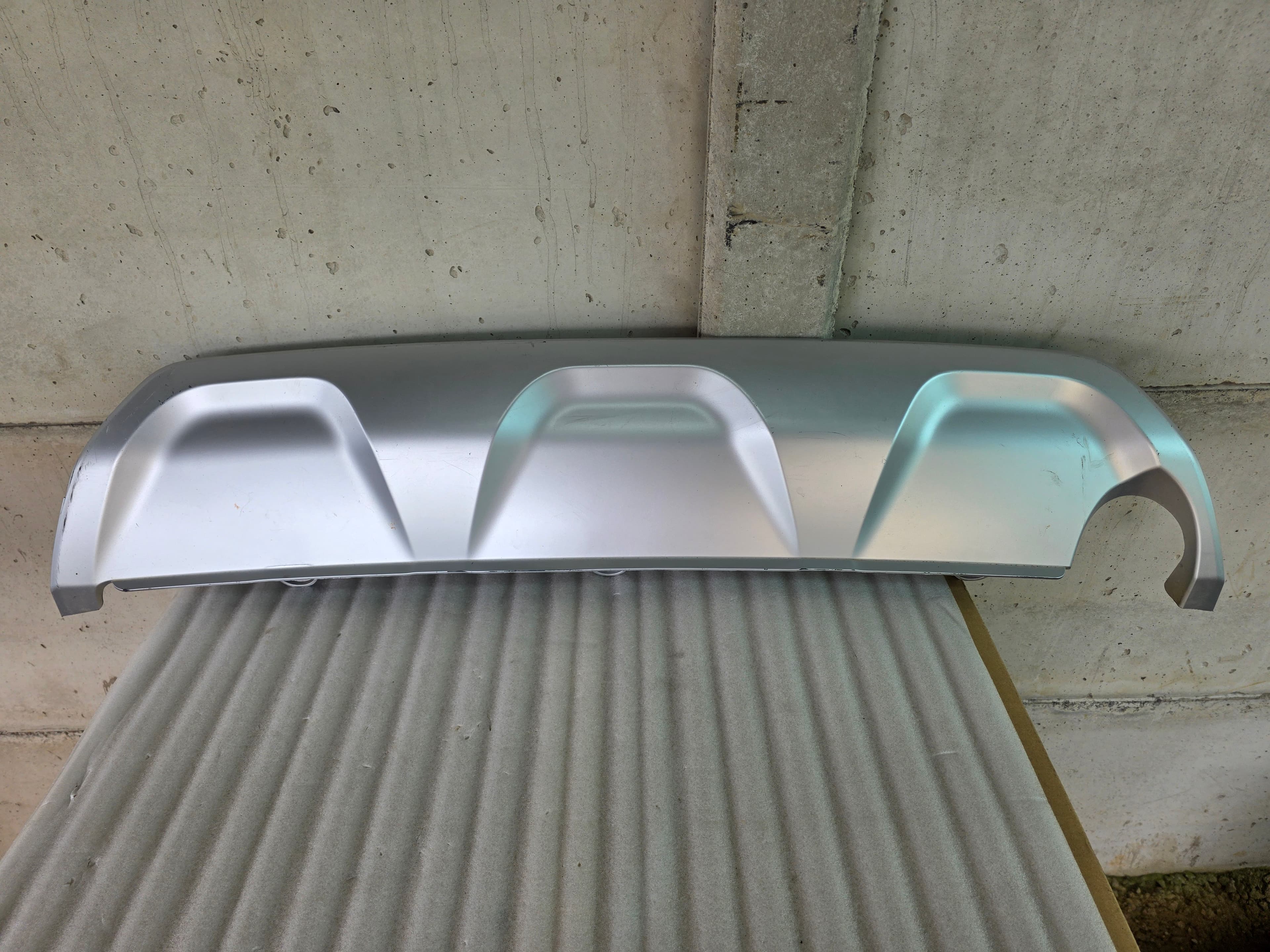 DIFUNSOR INFERIOR BUMPER TRASERO GEELY GX3 PRO