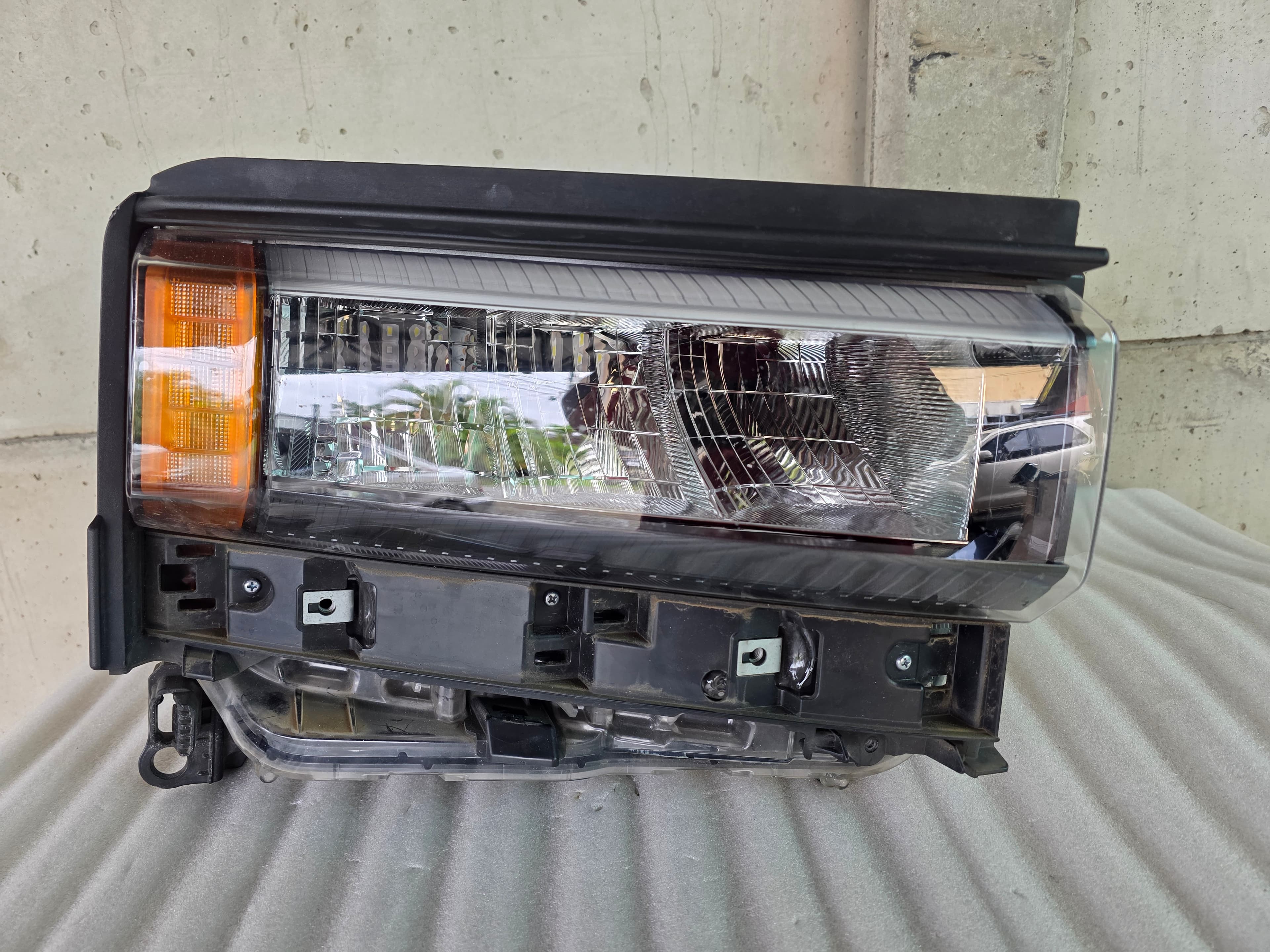FAROL PRINCIPAL RH TOYOTA LAND CRUISER PRADO
