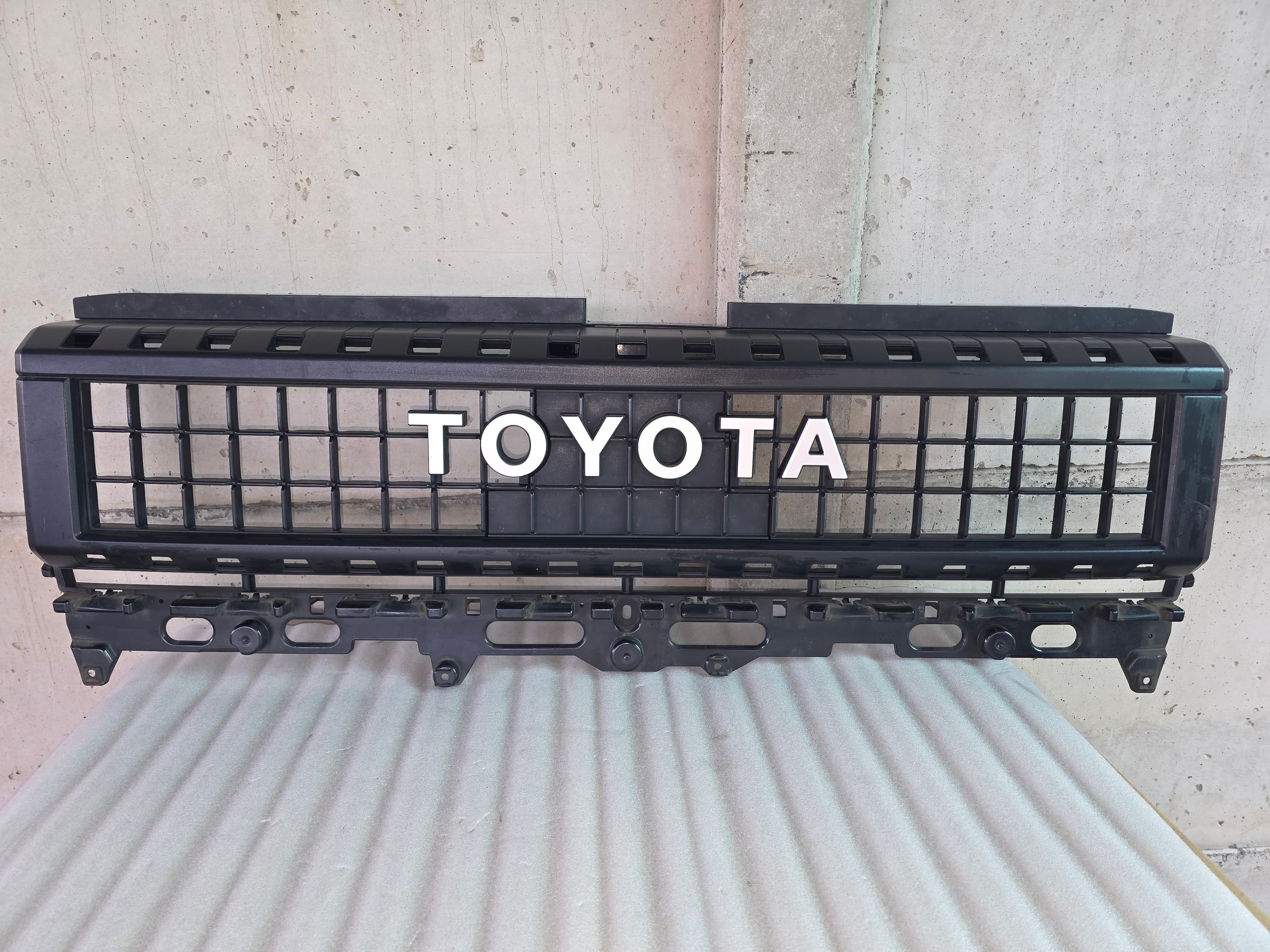PARRILLA BUMPER DELANTER TOYOTA LAND CRUISER PRADO