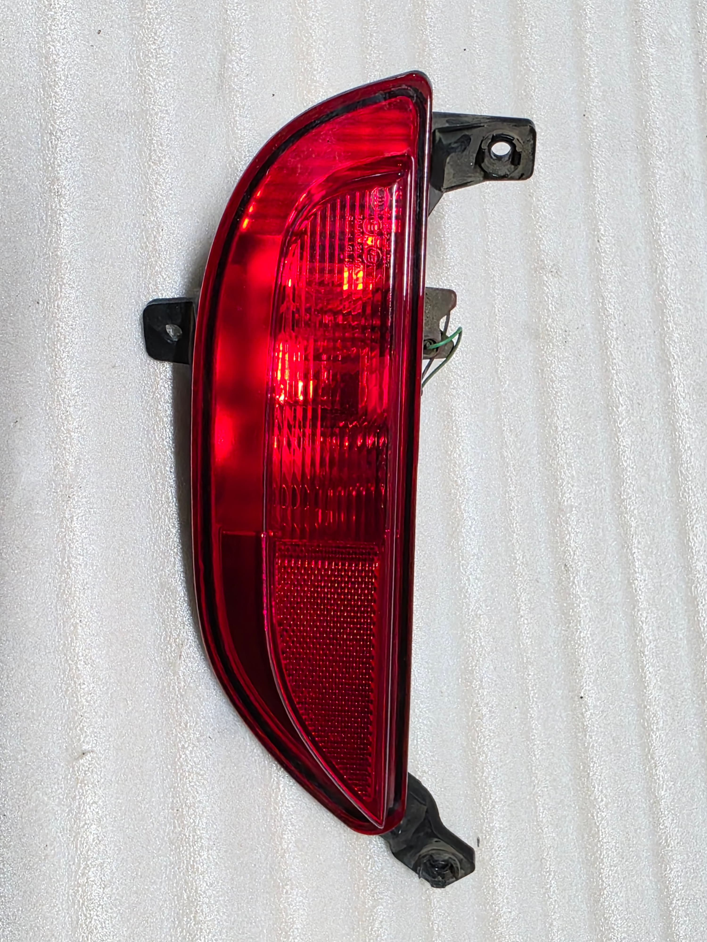 FARO ANTINIEBLA TRASERO CHERY TIGGO 4 PRO
