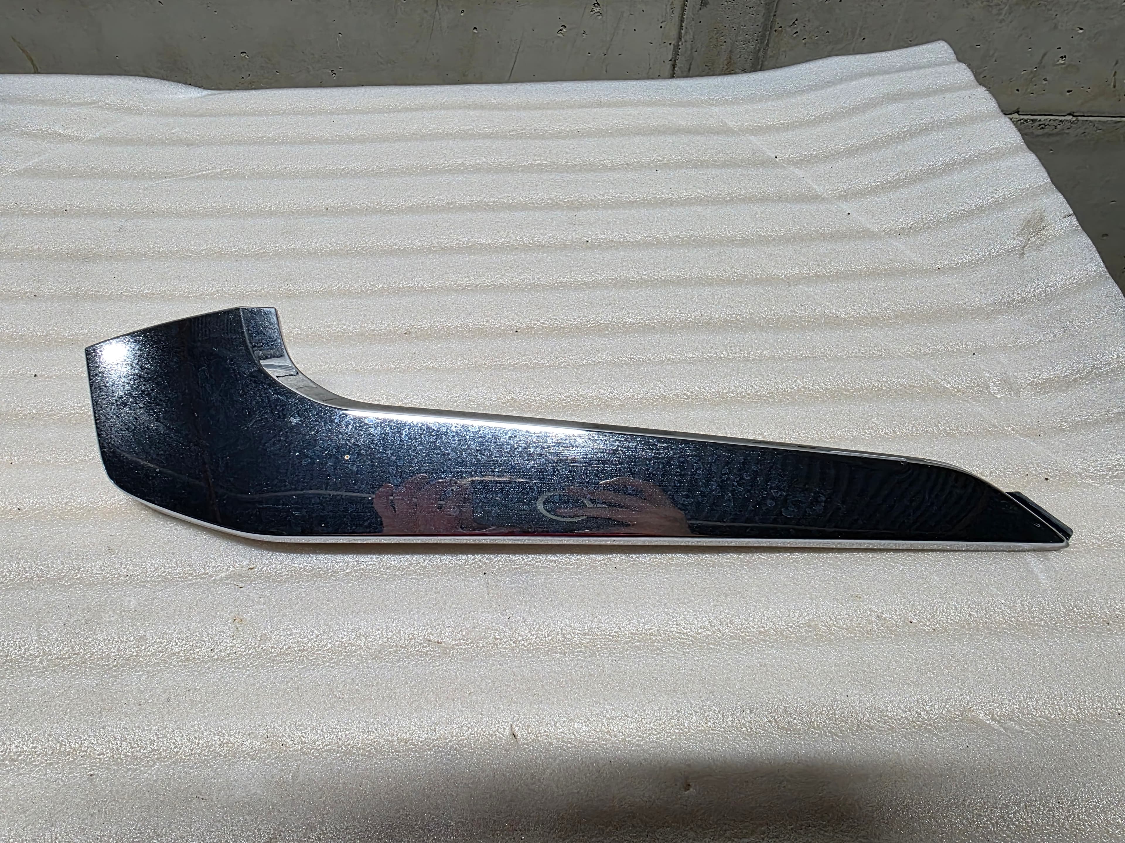 MOLDURA CROMADA BUMPER DEL. RH MITSUBISHI L200/ SPORT