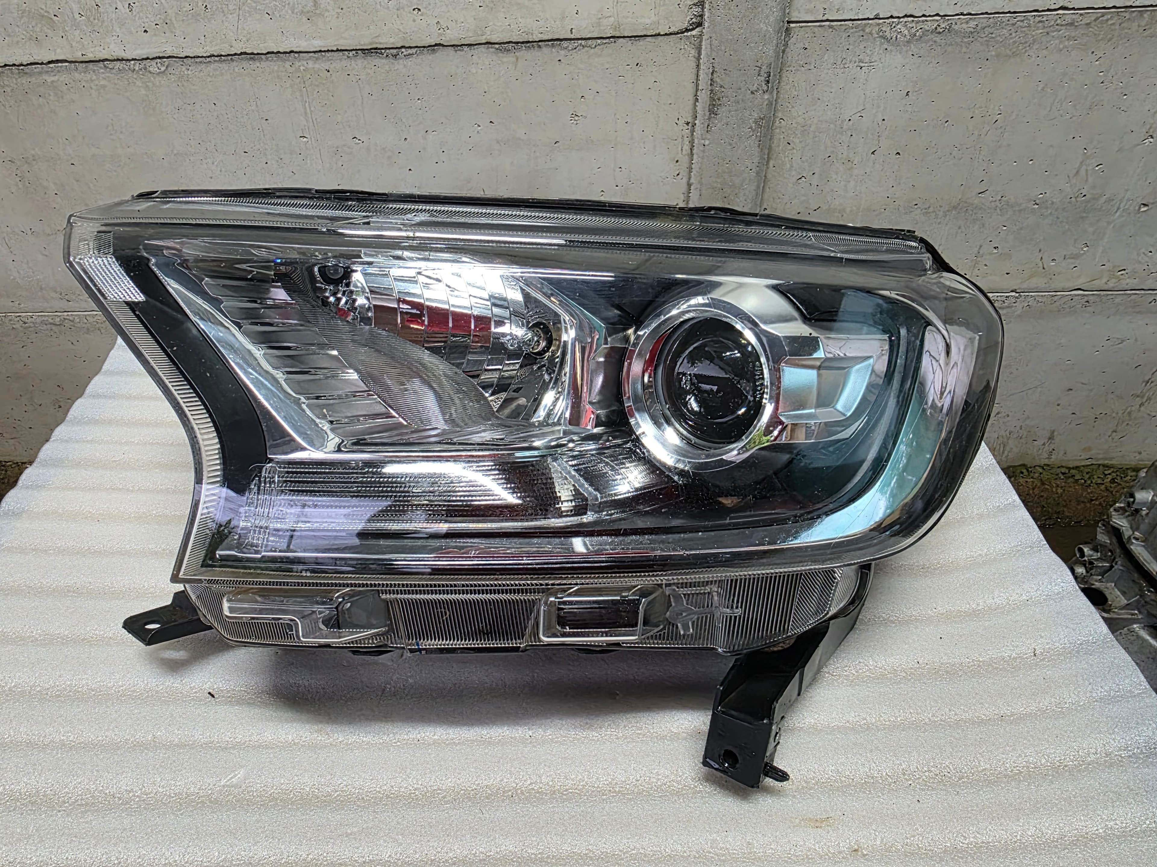 FAROL PRINCIPAL LH FORD RANGER