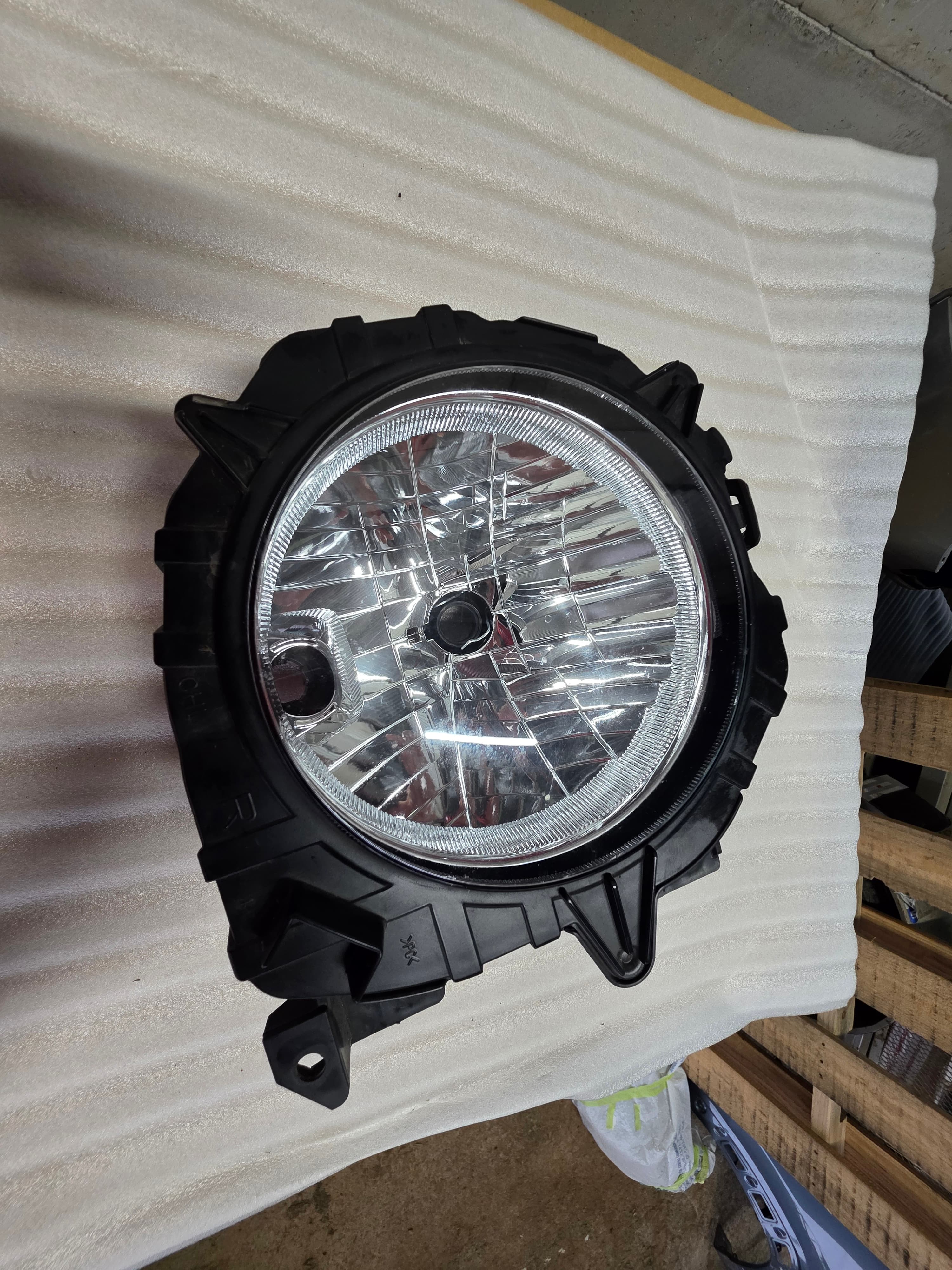 FAROL PRINCIPAL RH SUZUKI JIMNY