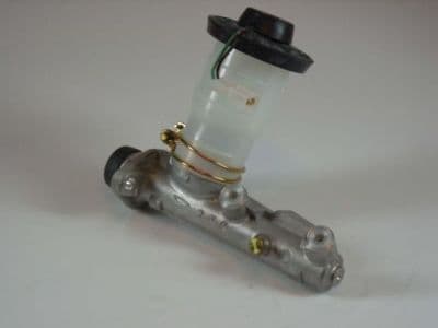 Cilindro principal de freno AISIN MD-015
