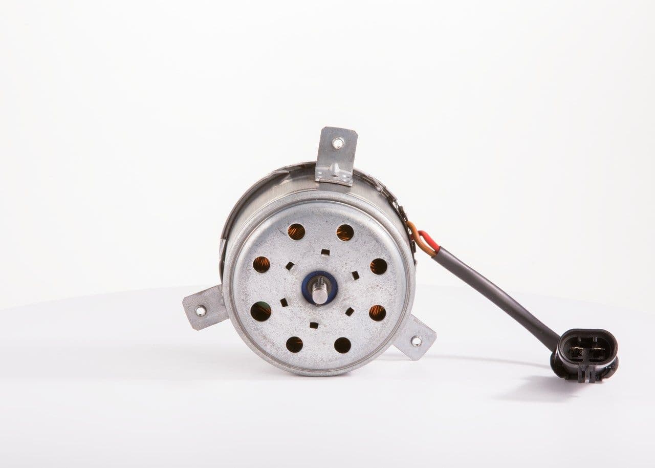 Ventilador, refrigeración del motor BOSCH F 006 KM1 62A