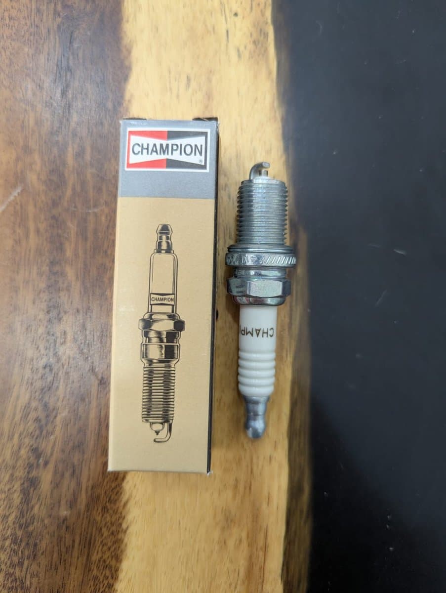 https://imagenes-inventario-quinpart.s3.us-east-1.amazonaws.com/productos/19566/1763137669054-juego_de_4_bujas_sencilla.jpg