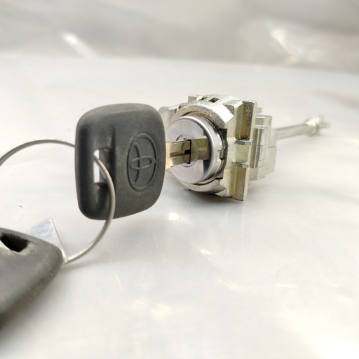[69052-0K060] Llavín Puerta Delantera Izquierda Toyota