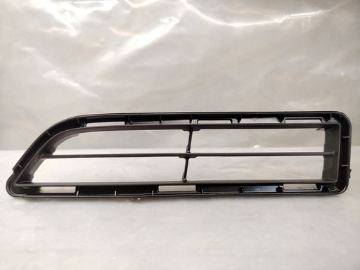 [53112-0K370] Parrilla Inferior Derecha Radiador Toyota