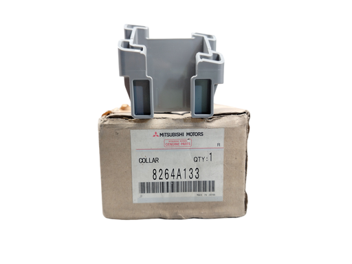 [8264A133] Cubierta de Boquilla Izquierda Lavador de Faros Delanteros Mitsubishi